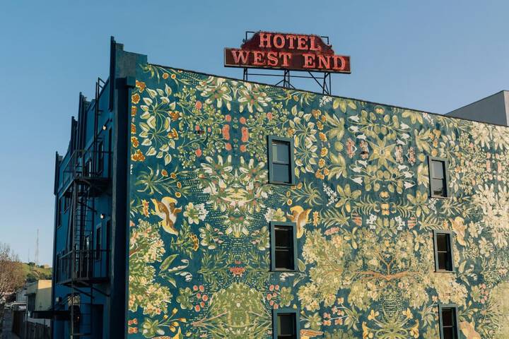 Hotel 4 of 41