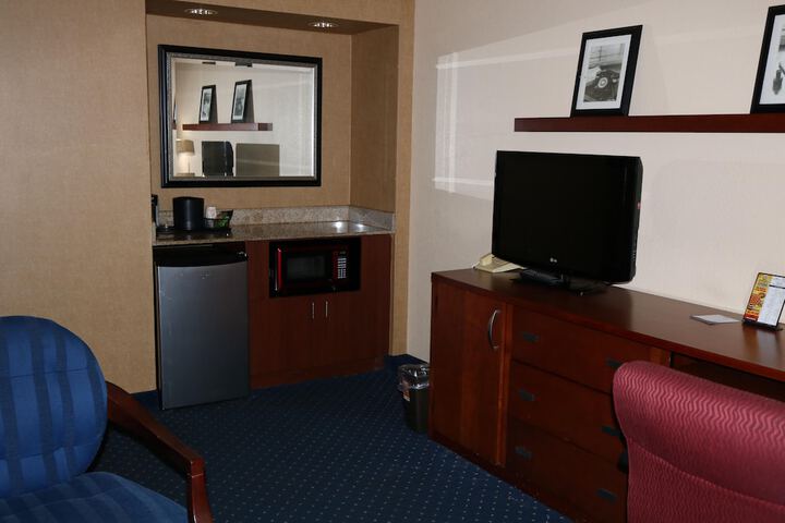 Room 17 of 34