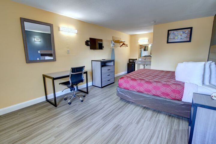 Room 6 of 22
