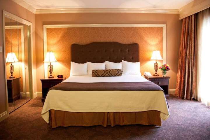 Room 12 of 30