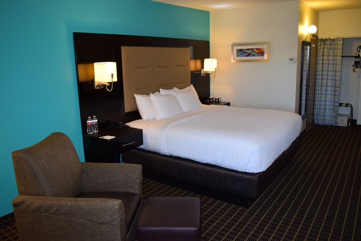 Room 8 of 22