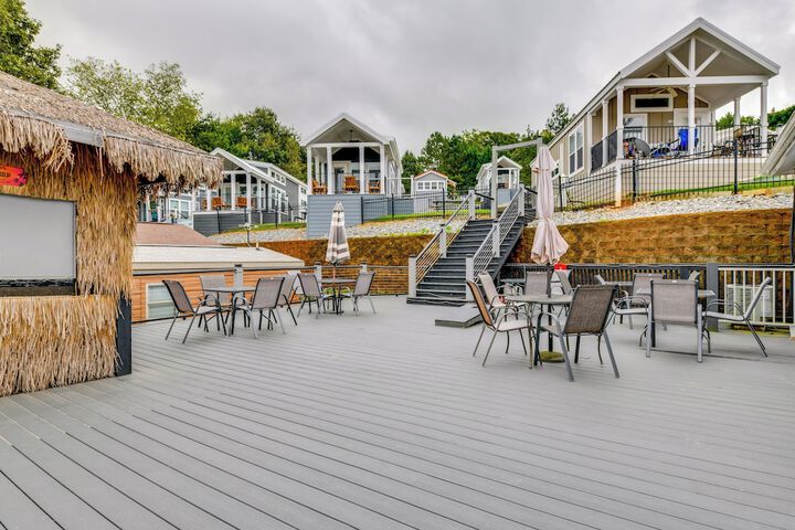 Waterfront Lake Norman Cabin w / Screened Porch!