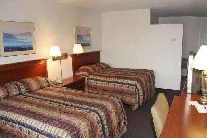 Room 10 of 27