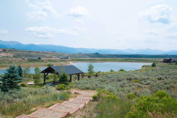 Luxe Rocky Mtn Retreat w / Hot Tub - by Winter Park