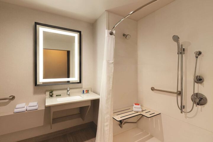 Room 16 of 23