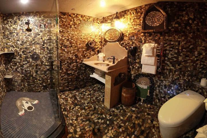 Room 42 of 153