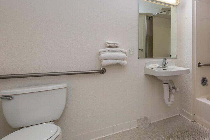 MOTEL 6 MINNEAPOLIS AIRPORT - MALL OF AM