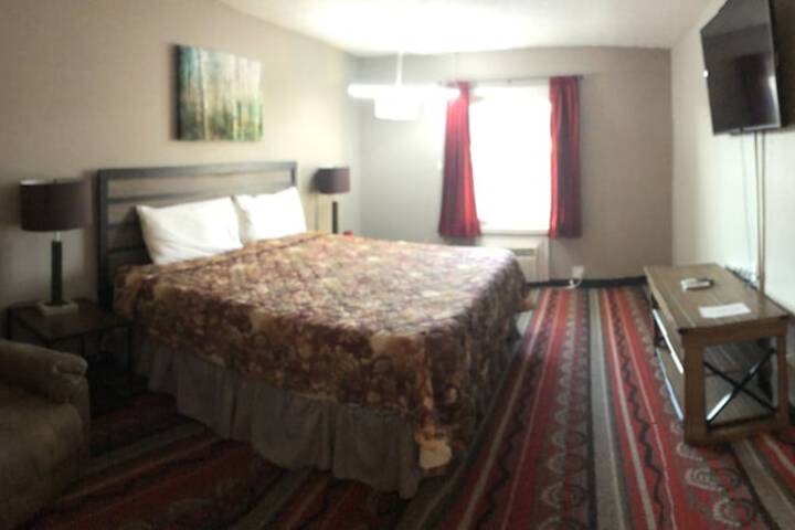 Room 6 of 12