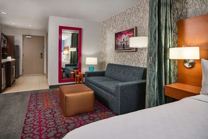 Room 15 of 27