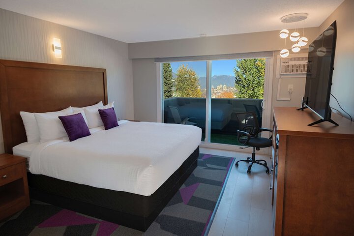Room 28 of 30