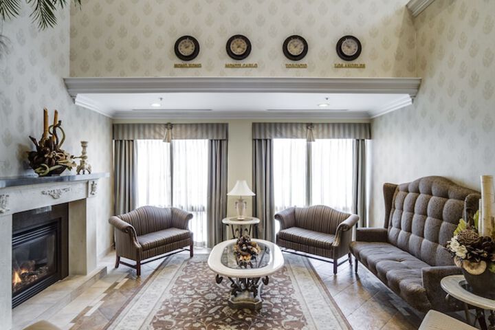 Monte Carlo Inn - Brampton Suites