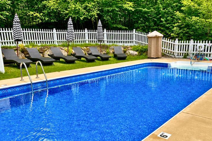 The Aurora Inn & Cottages