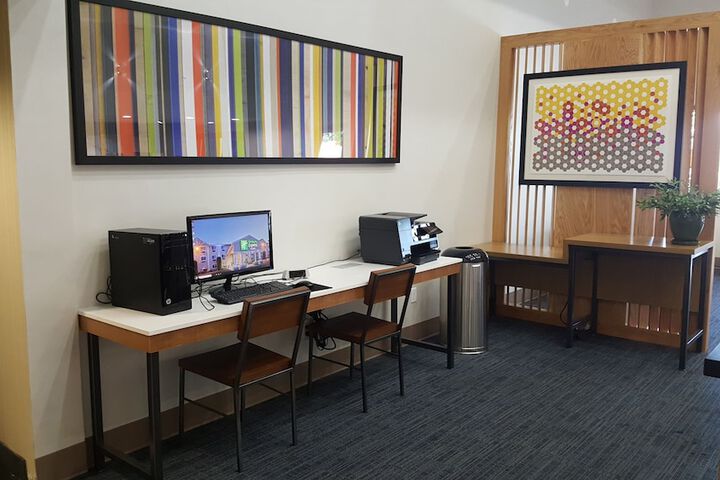 Business Center 33 of 34