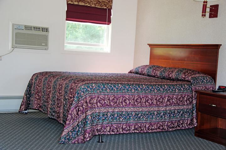 Room 33 of 40