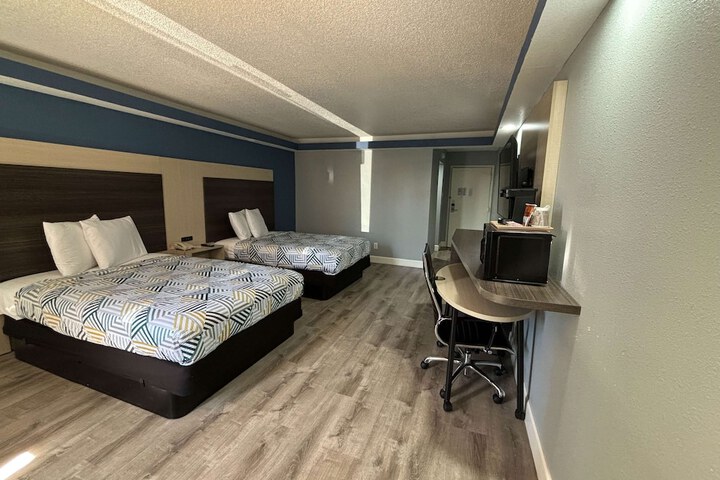 Room 29 of 32