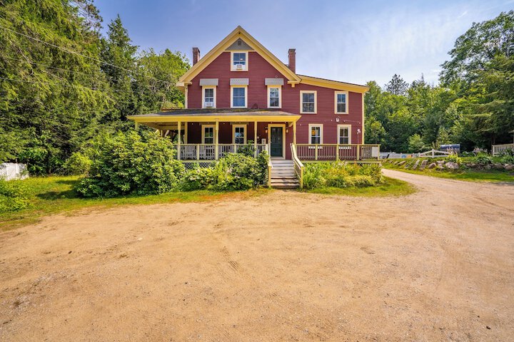The Aurora Inn & Cottages