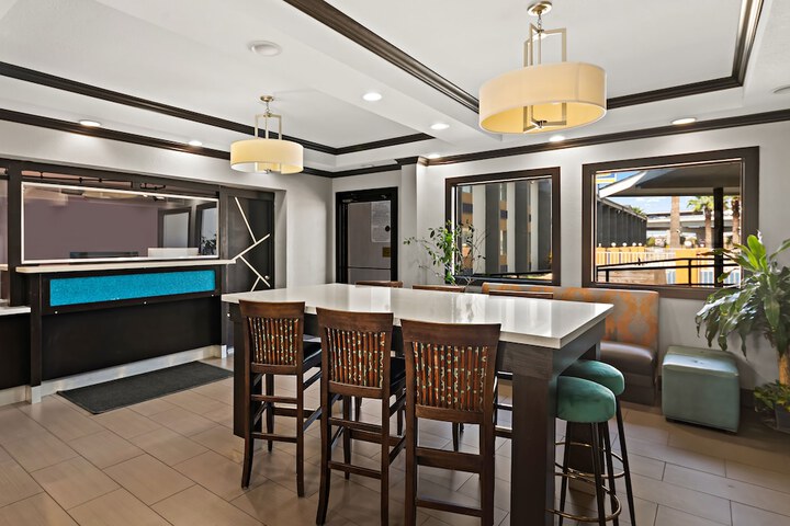 Hotel Interior 7 of 18