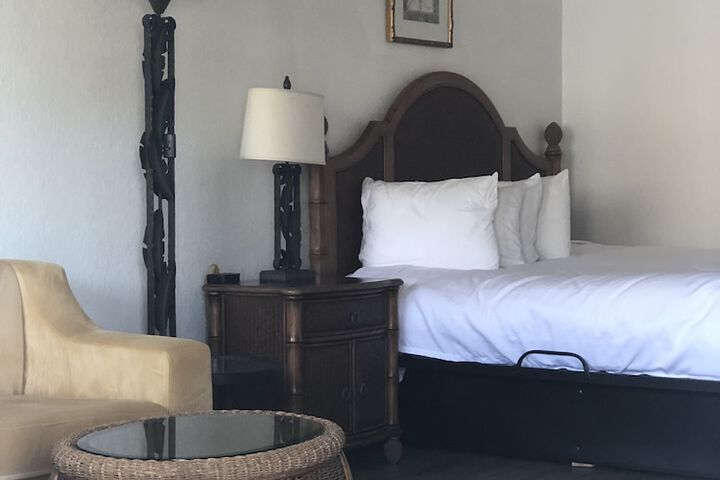 Room 122 of 170