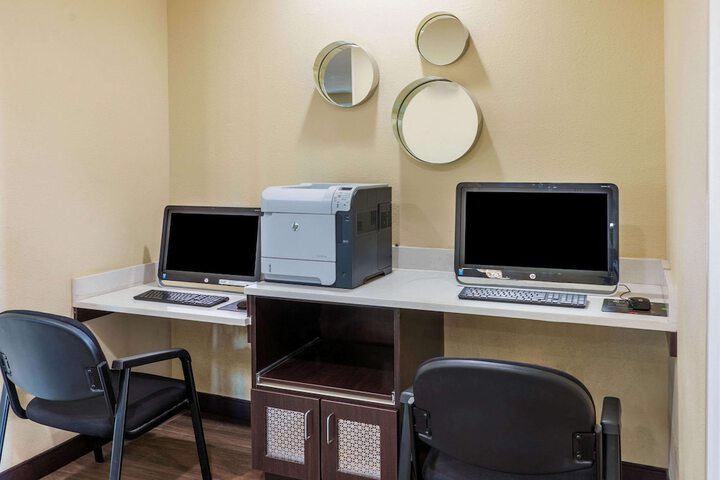 La Quinta Inn & Suites by Wyndham Artesia