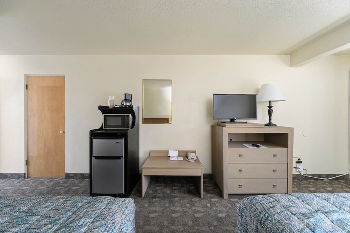 Room 83 of 128