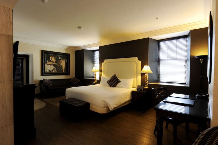 Room 26 of 46