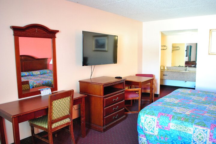 Room 9 of 11