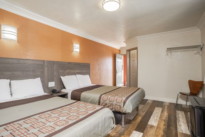 Room 22 of 37