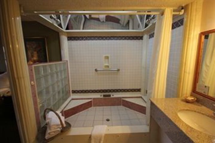 Rodeway Inn & Suites