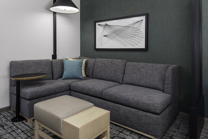 Room 16 of 28