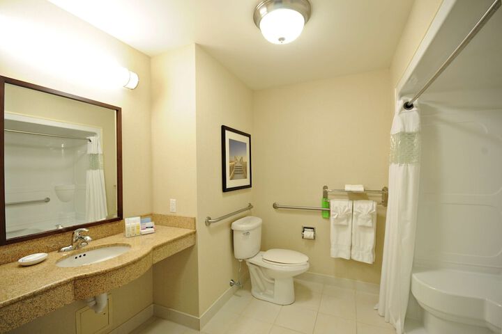 Room 25 of 62
