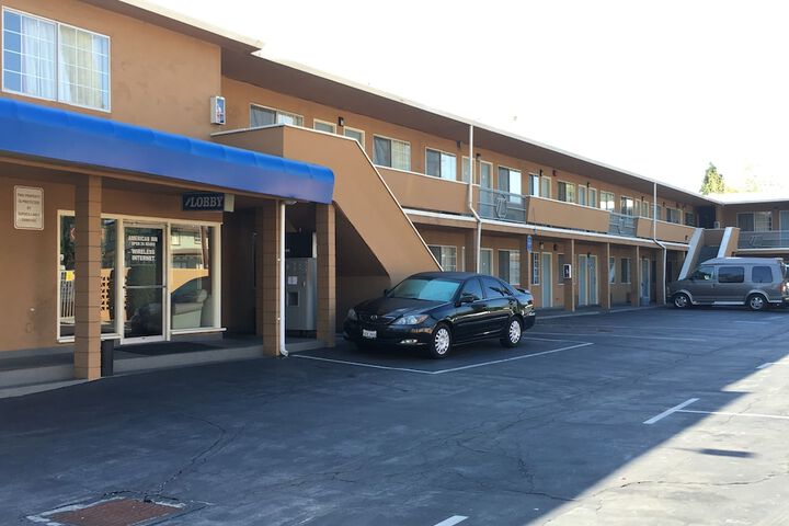 Hotel 6 of 51