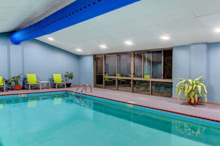 Holiday Inn Express & Suites Morristown by IHG