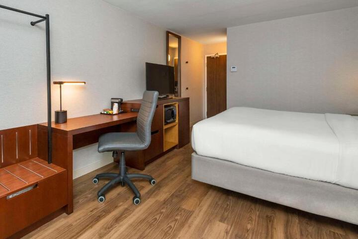 Comfort Inn South