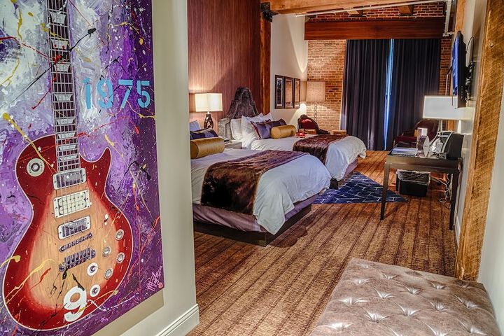 Room 17 of 36