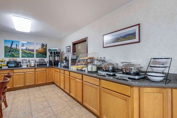 Breakfast/Coffee Service 30 of 34