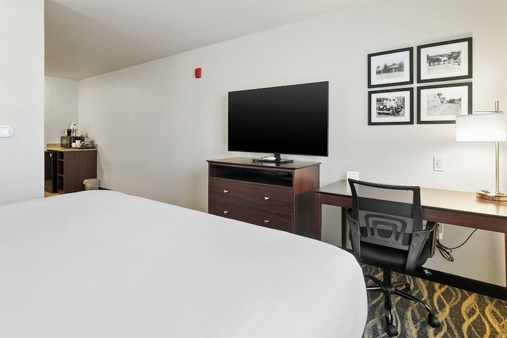 Room 40 of 99