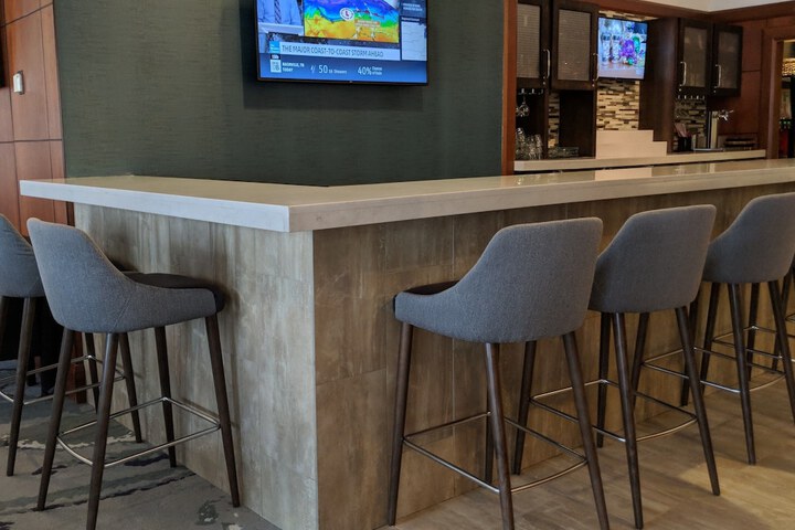 Lounge 69 of 79