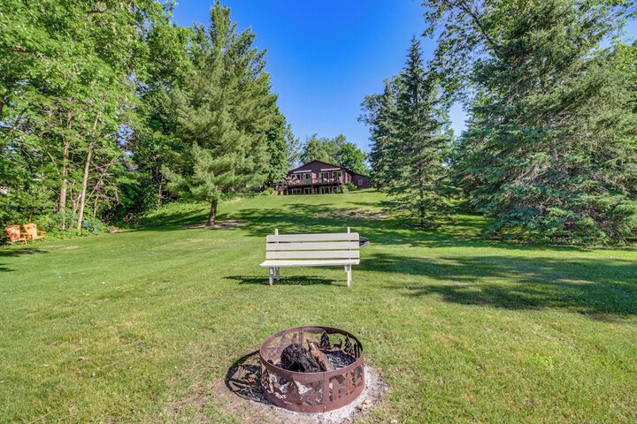 Beach & Lake Access: Brainerd Townhome