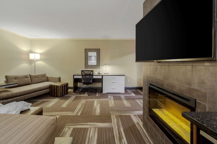 Best Western Premier Denham Inn & Suites