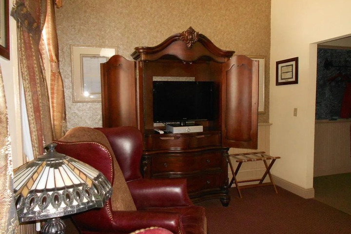 CARR MANOR