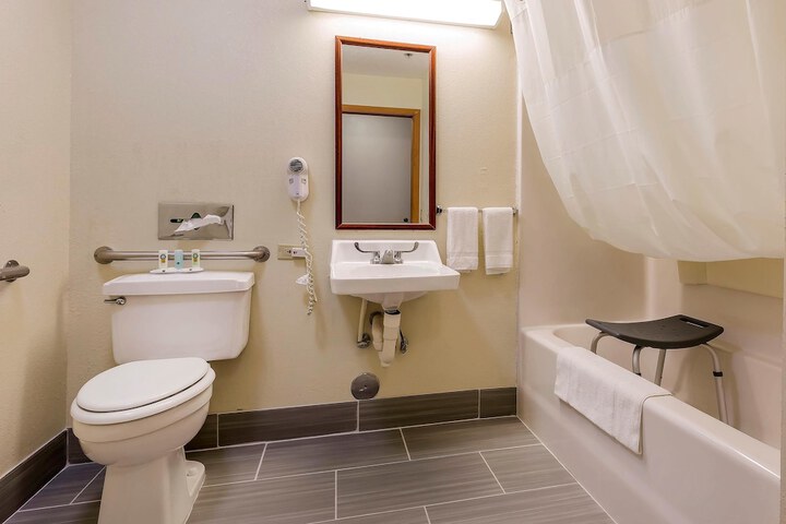 Room 16 of 29