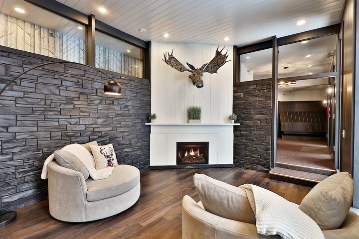 The Birch Ridge: Owners Suite #5 - Queen / sofa Bed Suite in Killington. Hot Tub. Renovated. 1 Bedroom Home