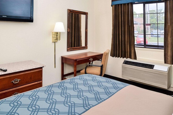 Econo Lodge Inn & Suites Shelbyville