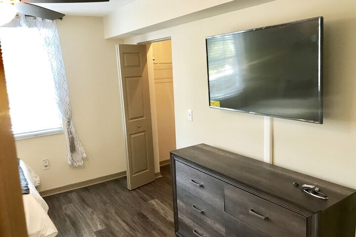 Sawgrass Mall Apartment 2