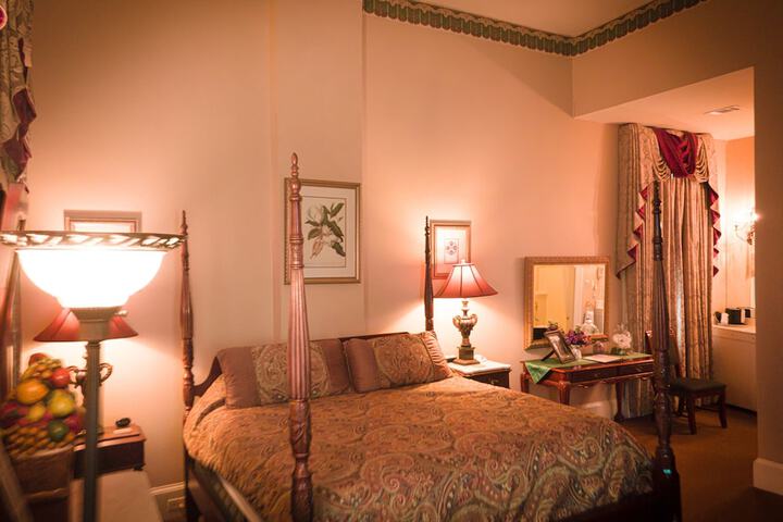 Room 95 of 142