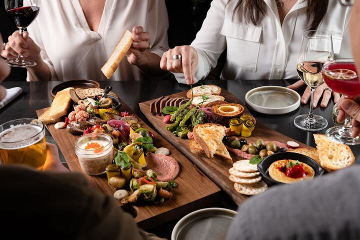 Dining 78 of 98
