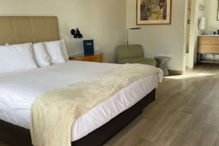 Room 9 of 31