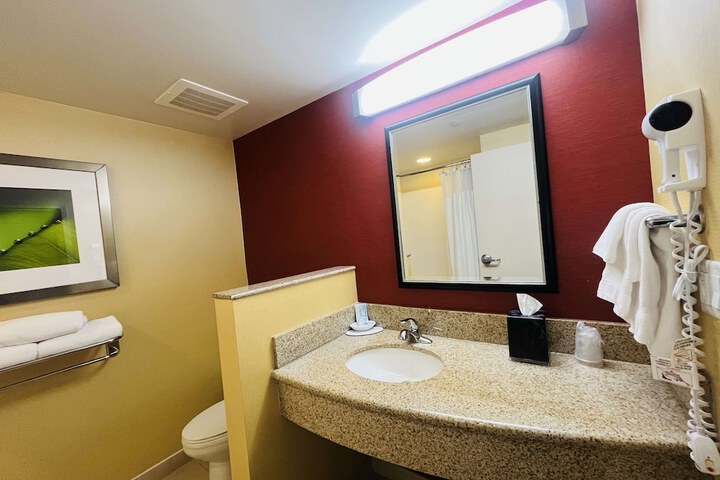 Room 34 of 46