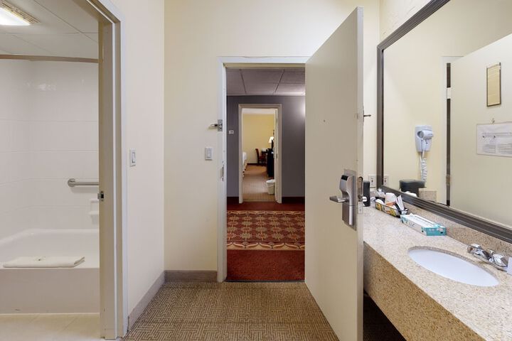 Room 12 of 37