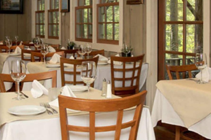Dining 66 of 85